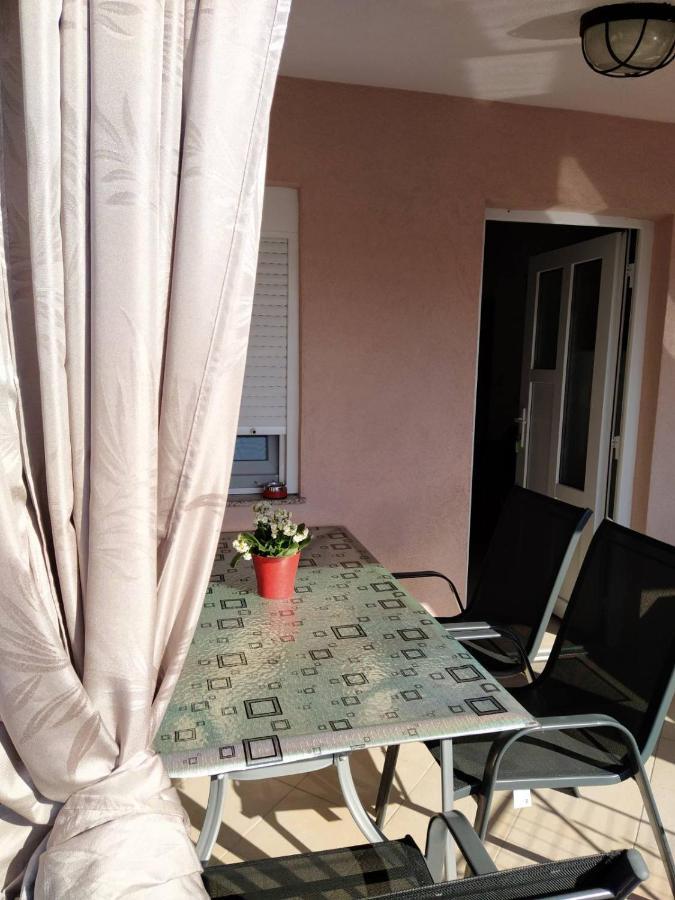 Apartmani Ruza Vir Exteriér fotografie