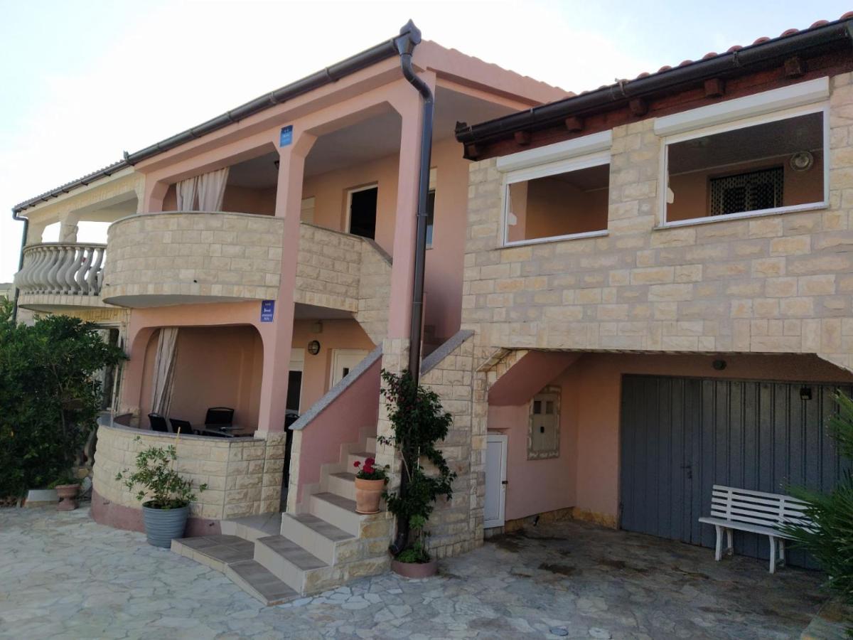 Apartmani Ruza Vir Exteriér fotografie