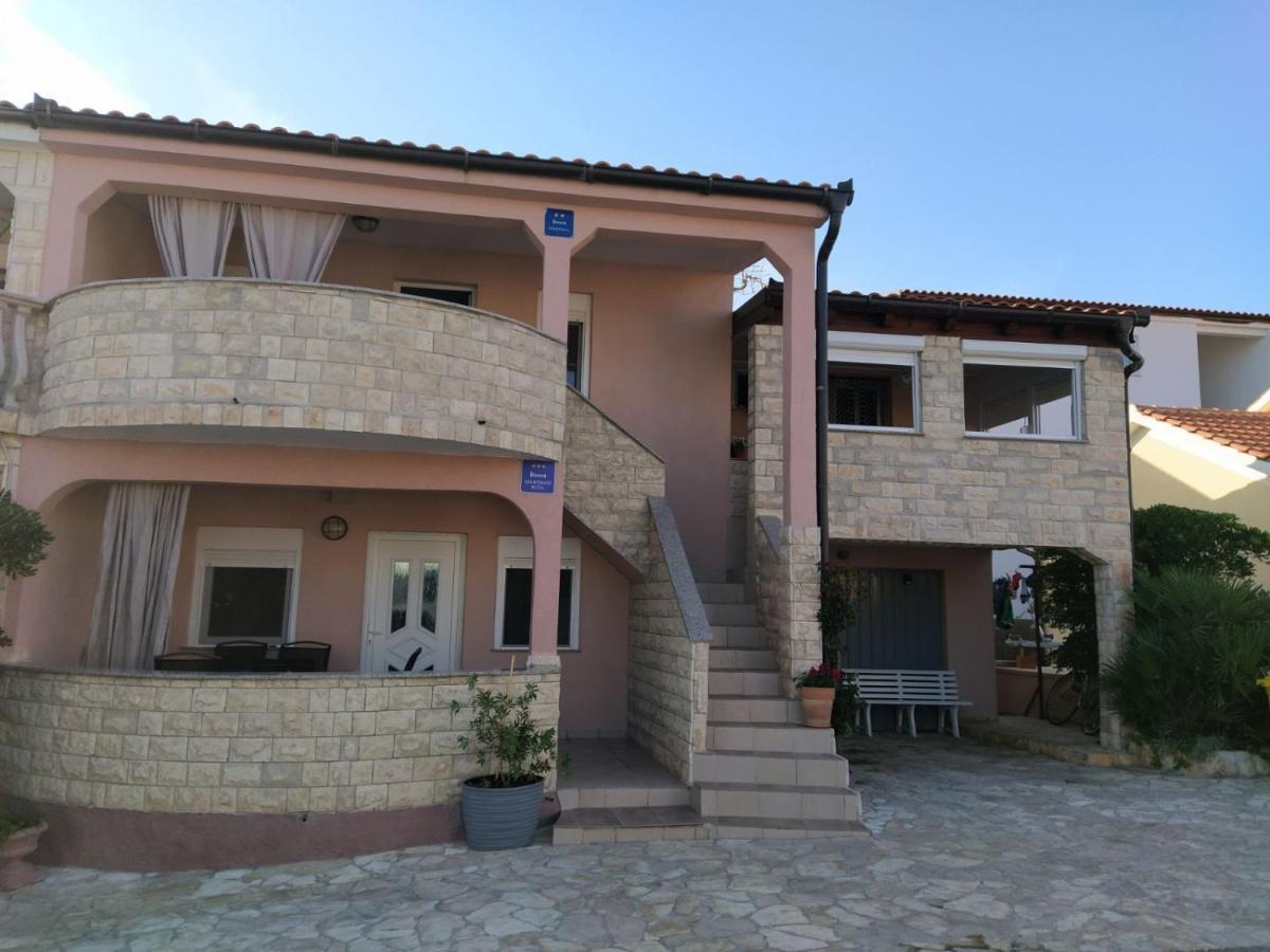 Apartmani Ruza Vir Exteriér fotografie