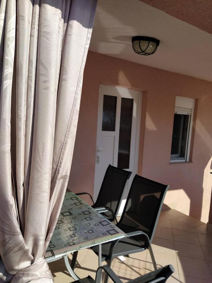 Apartmani Ruza Vir Exteriér fotografie